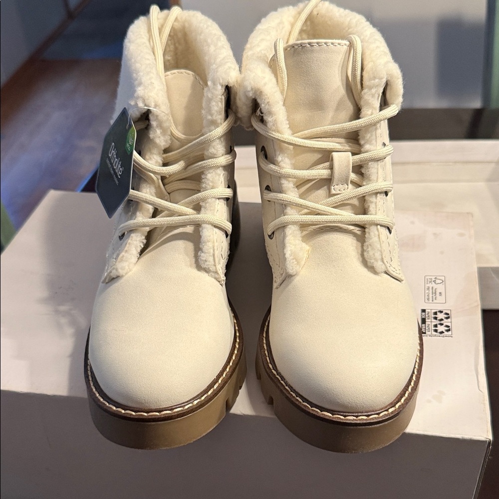 Women's Sonoma Ortholite Cream Ankle Boots Size 6 - Picture 2 of 4